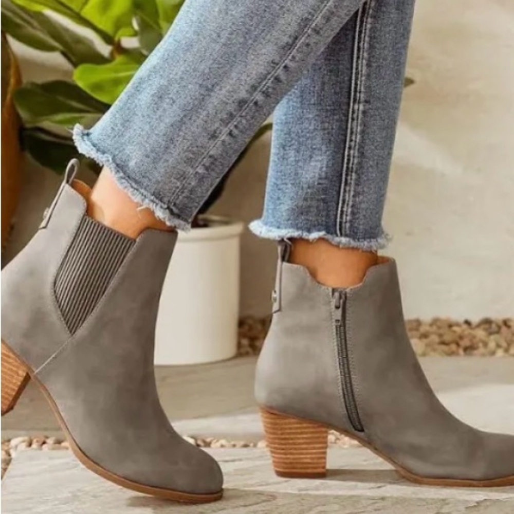 Dolce Vita Cullen Gray Ankle Boots
